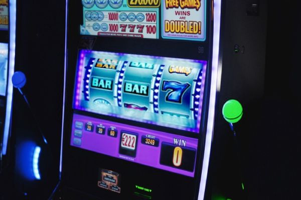 Tìm hiểu các loại máy trong casino và nguồn gốc hình thành 3 Những chiếc máy đánh bạc xuất hiện khá lâu đời